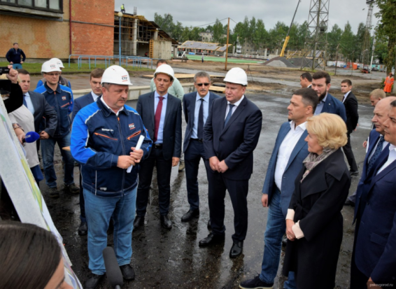 Вице-премьер России Ольга Голодец оценила ход работ на стадионе «Машиностроитель» в Пскове - 2019-06-27 20:13:00 - 1