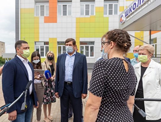 Михаил Ведерников остался доволен качеством ремонта средней общеобразовательной школы № 6 - 2020-07-29 10:06:00 - 1