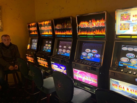 Из квартиры в Выборгском районе Петербурга изъяли десятки игровых автоматов - 2019-05-30 14:36:00 - 1