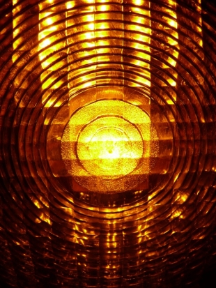 На выезде из Великих Лук водитель врезался в столб на железнодорожном переезде - 2019-09-11 18:56:00 - 1