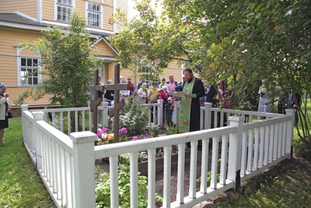 Память Семёна Гейченко и умерших сотрудников почтили в Пушкинском заповеднике - 2019-08-03 16:22:00 - 1