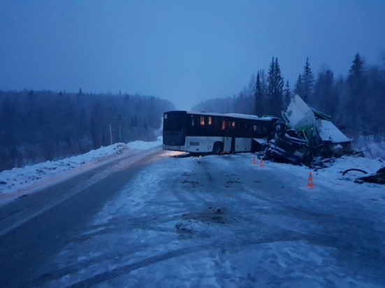 В Кемеровской области возбуждено уголовное дело по факту ДТП с пассажирским автобусом - 2020-02-10 09:56:00 - 1