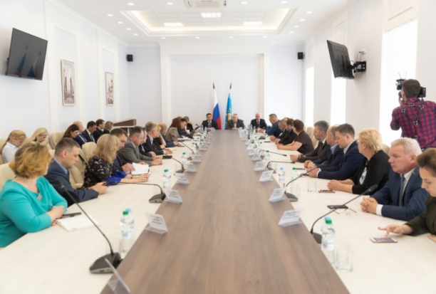 Губернатор региона обсудил актуальные вопросы развития с фракциями областного Собрания - 2019-05-16 06:24:00 - 1