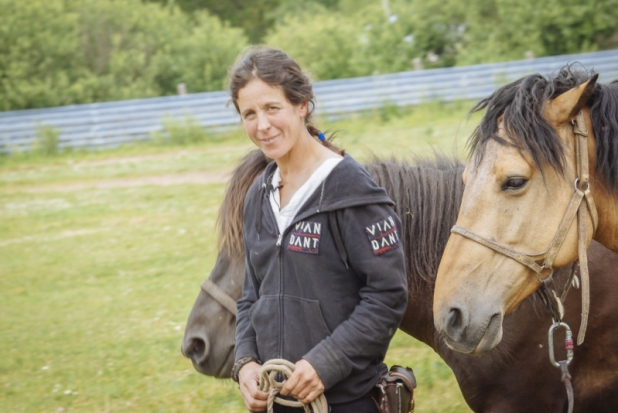 Экстрим по-полной в Великих Луках: итальянка в одиночестве, с двумя лошадьми, по тайге, горам и равнинам едет по России почти год (ФОТО) - 2019-06-27 16:26:00 - 1
