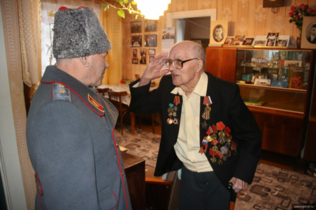 Пскович-участник Сталинградской битвы получил поздравление с годовщиной сражения - 2020-01-31 14:28:00 - 1