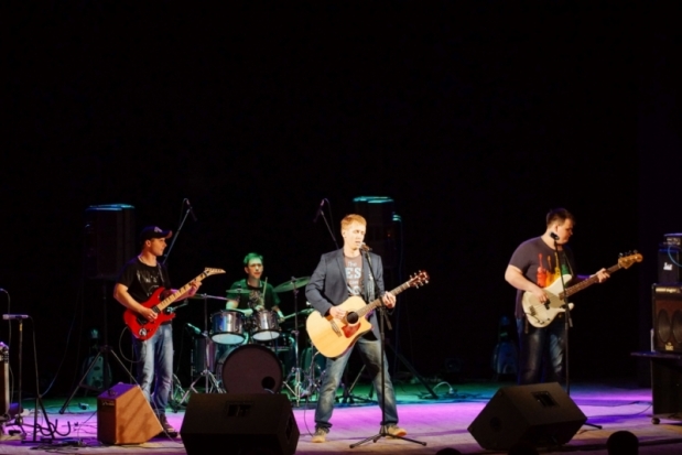 Благотворительный концерт «Добрый рок» состоялся в Великих Луках (ФОТО) - 2016-05-23 10:37:00 - 1