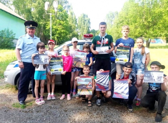 В Великолукском районе проведена акция «ПДД мы соблюдаем, знаем и уважаем!» - 2019-07-05 11:52:00 - 1