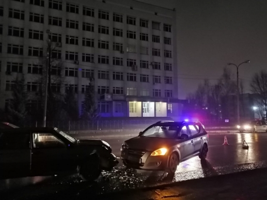 ФОТО с места происшествия: тройное ДТП с пострадавшим в Великих Луках - 2019-12-25 11:50:00 - 1