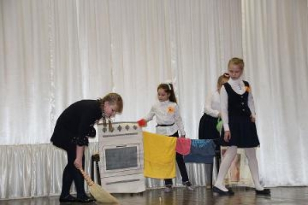 В Великих Луках победителем конкурса по пожарной и электробезопасности стала команда СОШ № 12 - 2018-01-29 21:03:00 - 1