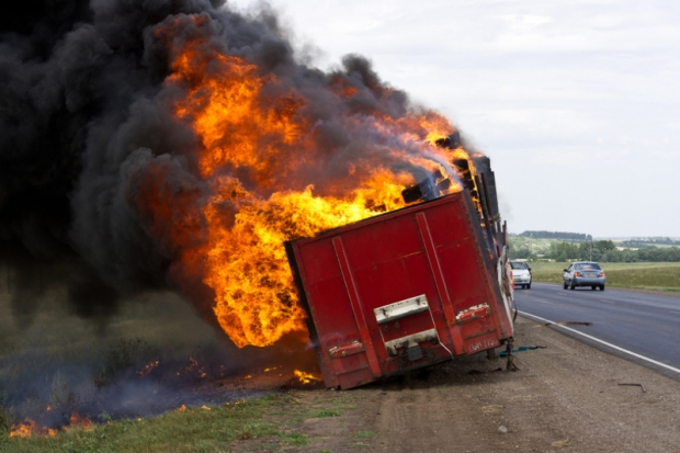 На трассе М-9 в Себежском районе загорелся автомобиль - 2020-09-28 14:07:00 - 1