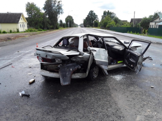Тройное ДТП произошло в Стругокрасненском районе (ФОТО) - 2020-07-23 10:23:00 - 1