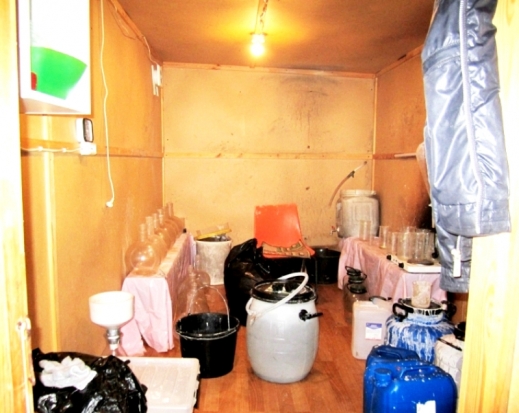 Более 17 килограммов амфетамина изъяли в подпольной лаборатории в Стругах Красных (ФОТО) - 2020-01-20 16:46:00 - 1