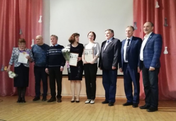 Анатолий Копосов наградил победителей областного конкурса на лучшую организацию «шахматного всеобуча» - 2020-01-18 09:17:00 - 1