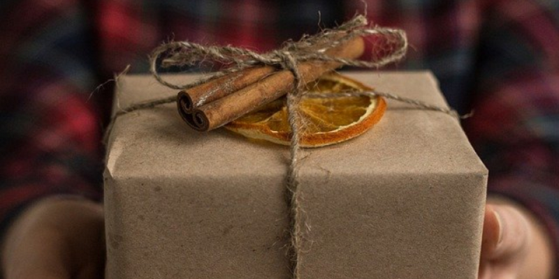 Коммунисты хотят помочь россиянам с подарками - 2020-12-07 19:00:00 - 1