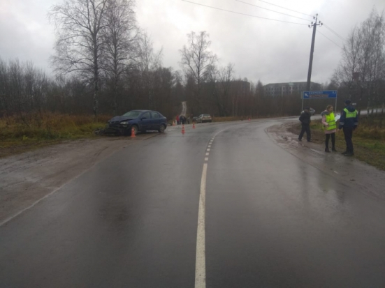 ФОТО с места ДТП: мотоциклист погиб в Псковской области - 2019-11-05 20:01:00 - 1