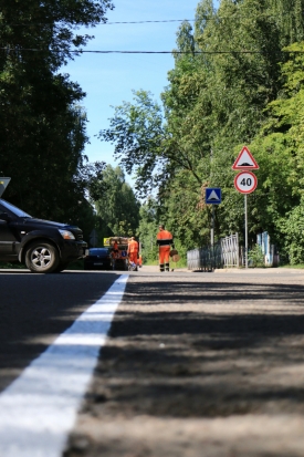 Дорожную разметку наносят на великолукских улицах (ФОТО) - 2019-06-25 15:34:00 - 1