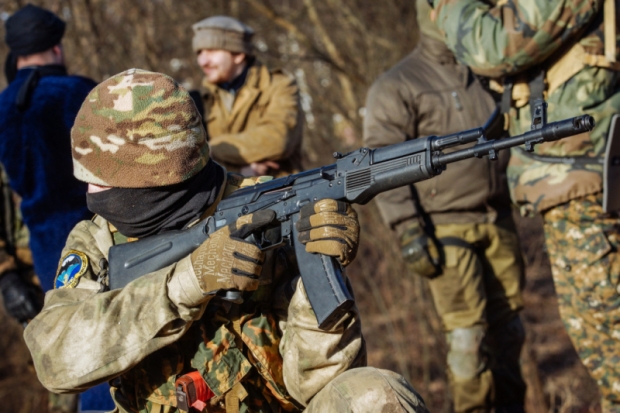 ФОТОрепортаж: В Великих Луках прошла реконструкция боя 2-й отдельной бригады специального назначения ГРУ у села Харсеной - 2020-02-21 15:20:00 - 1