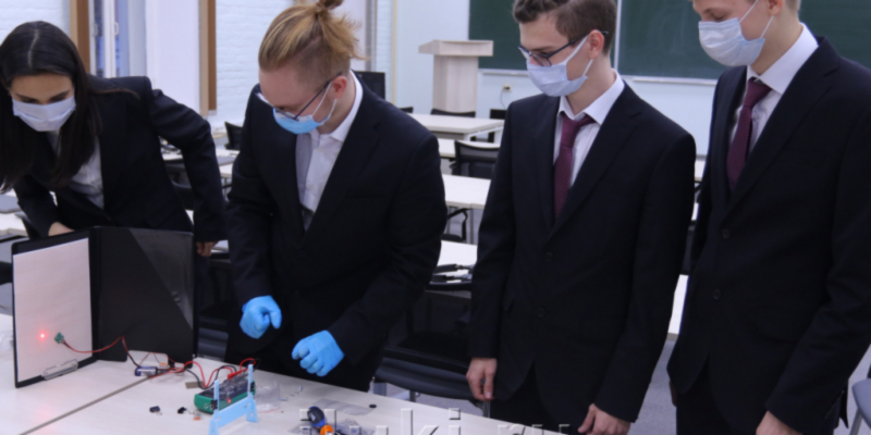 Россияне завоевали золото на Международной физической олимпиаде - 2020-12-20 12:00:00 - 1