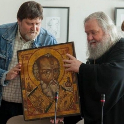 Епископ Великолукский и Невельский Сергий передал икону и четьи-минею музею-заповеднику «Михайловское» (ФОТО) - 2016-07-17 20:09:00 - 1