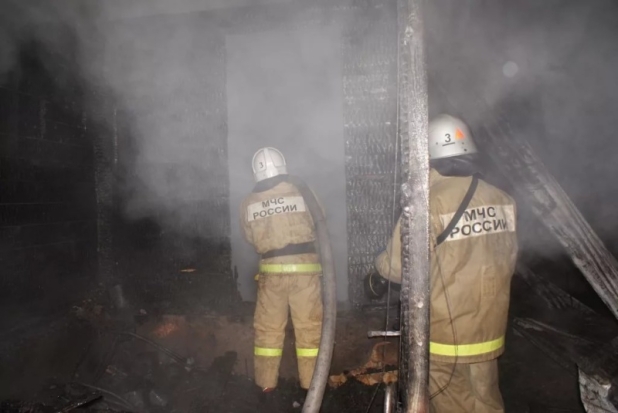 Неэксплуатируемое здание повреждено огнем в Острове - 2020-02-06 07:57:00 - 1