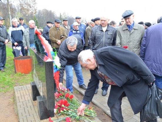 Выставку «Солдаты Чернобыля», организованную в Великих Луках в 30-ю годовщину со дня аварии, смогли посетить ликвидаторы - 2016-04-26 16:26:00 - 1