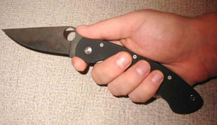 В Великих Луках подросток угрожал убийством своему другу - 2016-11-17 10:30:00 - 1