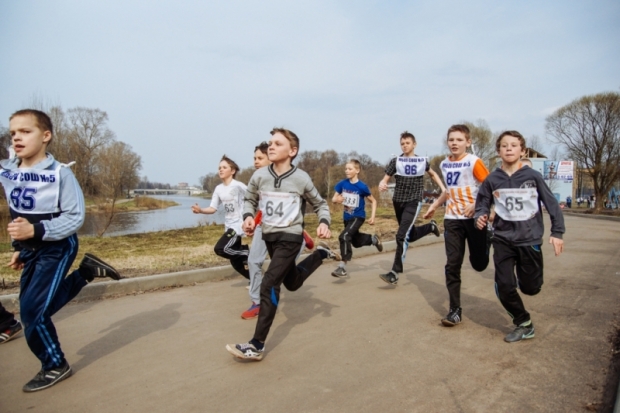 Фоторепотраж: легкоателетический кросс в Великих Луках - 2016-04-13 16:45:00 - 1