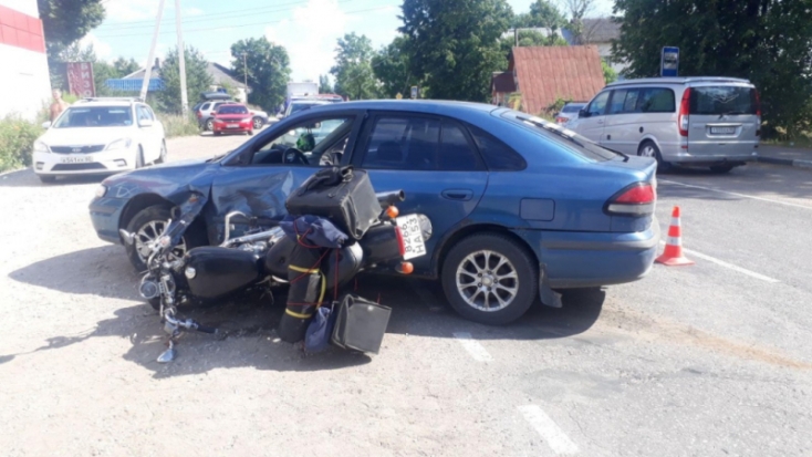 Мотоцикл и иномарка столкнулись в Псковском районе (ФОТО) - 2020-07-20 10:37:00 - 1