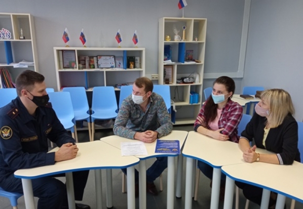 В Великих Луках прошла встреча представителей СИЗО-2 УФСИН России по Псковской области и Управления образования администрации города - 2020-10-15 19:30:00 - 1