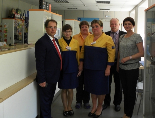 Руководитель Псковского филиала Почты России встретился с коллективом лучшего почтового отделения в Великих Луках - 2016-06-02 08:57:00 - 1