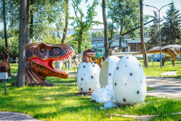 ФОТОрепортаж: В Великих Луках появились динозавры - 2020-07-27 15:58:00 - 1