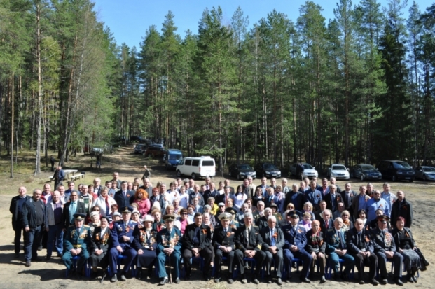 В преддверии Дня Победы руководство и промышленники Великих Лук организовали для ветеранов праздник - 2017-05-05 16:03:00 - 1
