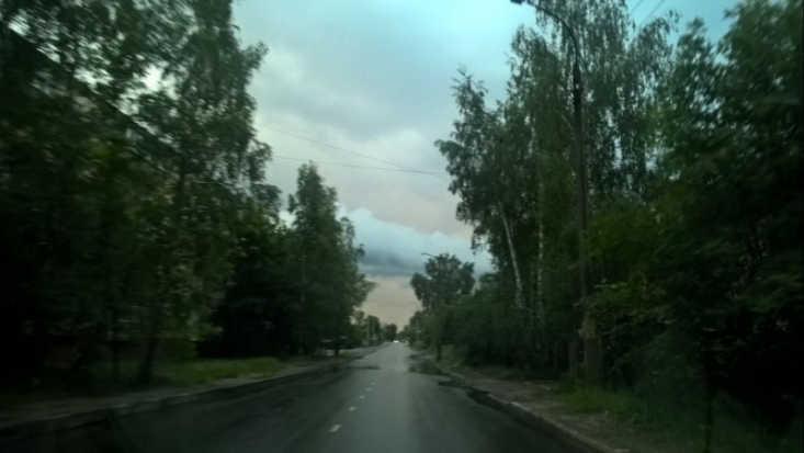 Штормовое предупреждение сработало: в Великих Луках отменили полет, в Порхове интернат остался без крыши, в Пскове поломало деревья (ФОТО) - 2016-06-08 23:17:00 - 1