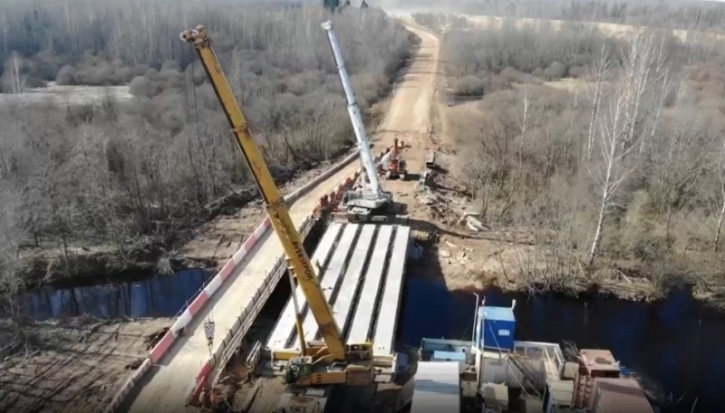 На мосту через реку Кебца смонтированы балки пролетного строения - 2020-03-27 12:28:00 - 1