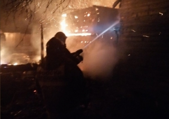 6 спасателей выезжали на возгорание жилого дома в Струго-Красненском районе - 2020-02-07 05:54:00 - 1