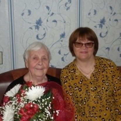 Сотрудники Управления ПФР по Великим Лукам и району поздравили ветерана труда с юбилеем - 2016-05-19 08:24:00 - 1