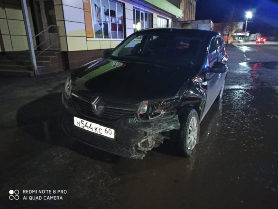 ФОТО с места аварии на проспекте Октябрьском в Великих Луках - 2020-02-25 12:08:00 - 1