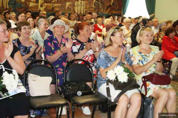 Презентация песенных сборников Николая Мишукова прошла в Пскове - 2019-07-23 08:48:00 - 1