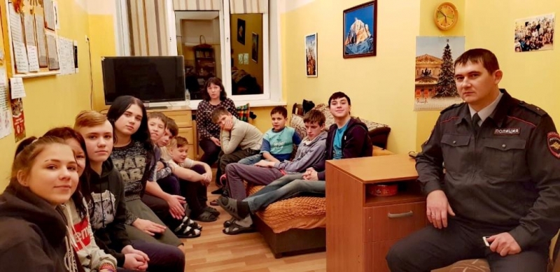 Псковские полицейские провели встречу с юными горожанами - 2019-12-19 20:56:00 - 1