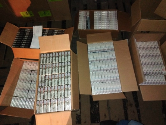 В Великих Луках из незаконного оборота изъяты табак и алкоголь в особо крупном размере - 2020-07-01 08:48:00 - 1