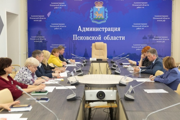 Названы имена 17 лучших учителей Псковской области, которые получат федеральные и областные премии - 2019-07-15 15:43:00 - 1