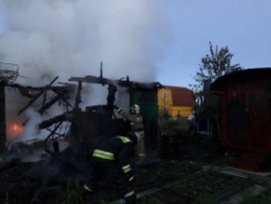 Дачный дом загорелся в Порховском районе - 2019-07-10 00:05:00 - 1