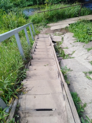 «Лучшие Великие Луки»: Лазавицкий переезд и для пешеходов стал сложной полосой препятствий (ФОТО) - 2018-07-25 17:26:00 - 1