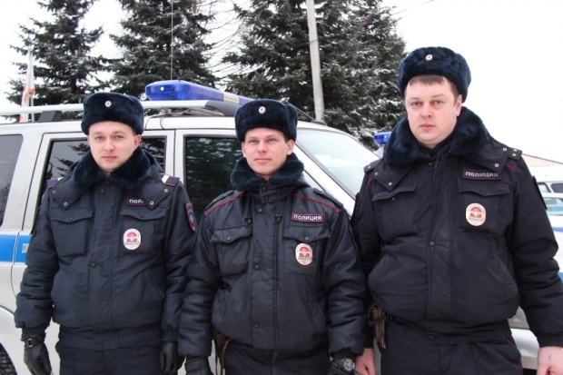 Сотрудники патрульно-постовой службы в Московской области спасли из огня людей - 2017-01-11 15:48:00 - 1