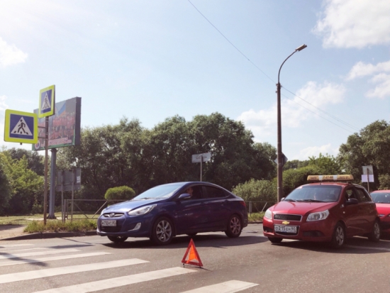 ФОТО: учебный автомобиль попал в аварию в Великих Луках - 2019-06-14 16:10:00 - 1