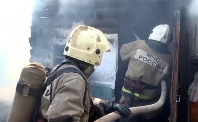 12 человек тушили жилой дом в Красногородске - 2020-02-10 08:34:00 - 1