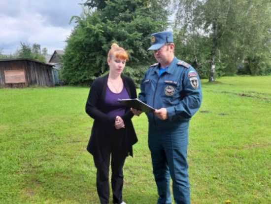 Профилактический рейд в Великолукском районе провели сотрудники МЧС - 2019-08-10 09:42:00 - 1