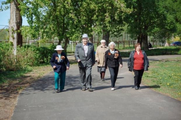 На острове Дятлинка прошел оздоровительный кросс инвалидов и ветеранов (ФОТО) - 2016-05-12 12:49:00 - 1