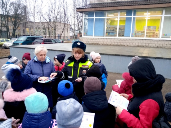 В Великих Луках состоялась акция «Тебе, пешеход!» - 2020-03-03 13:03:00 - 1