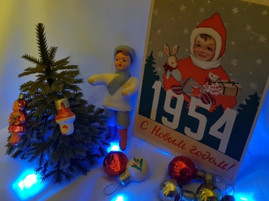 Великолучан приглашают на выставку елочных игрушек и новогодних открыток - 2018-11-23 13:43:00 - 1